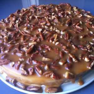 Vanilla Pie with Caramel Pecan Topping